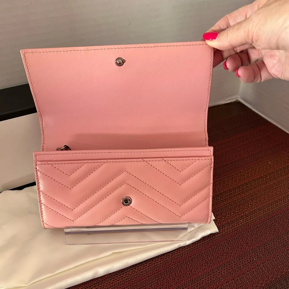 Gucci GG Pink Marmont Wallet w/Chain - Picture 10 of 16